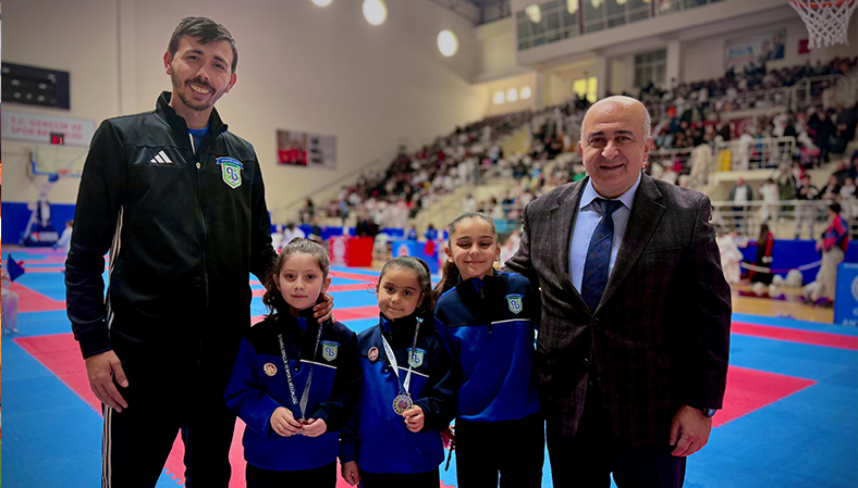 23 Nisan Karate Şampiyonası'nda Arnavutköy Belediyespor Farkı