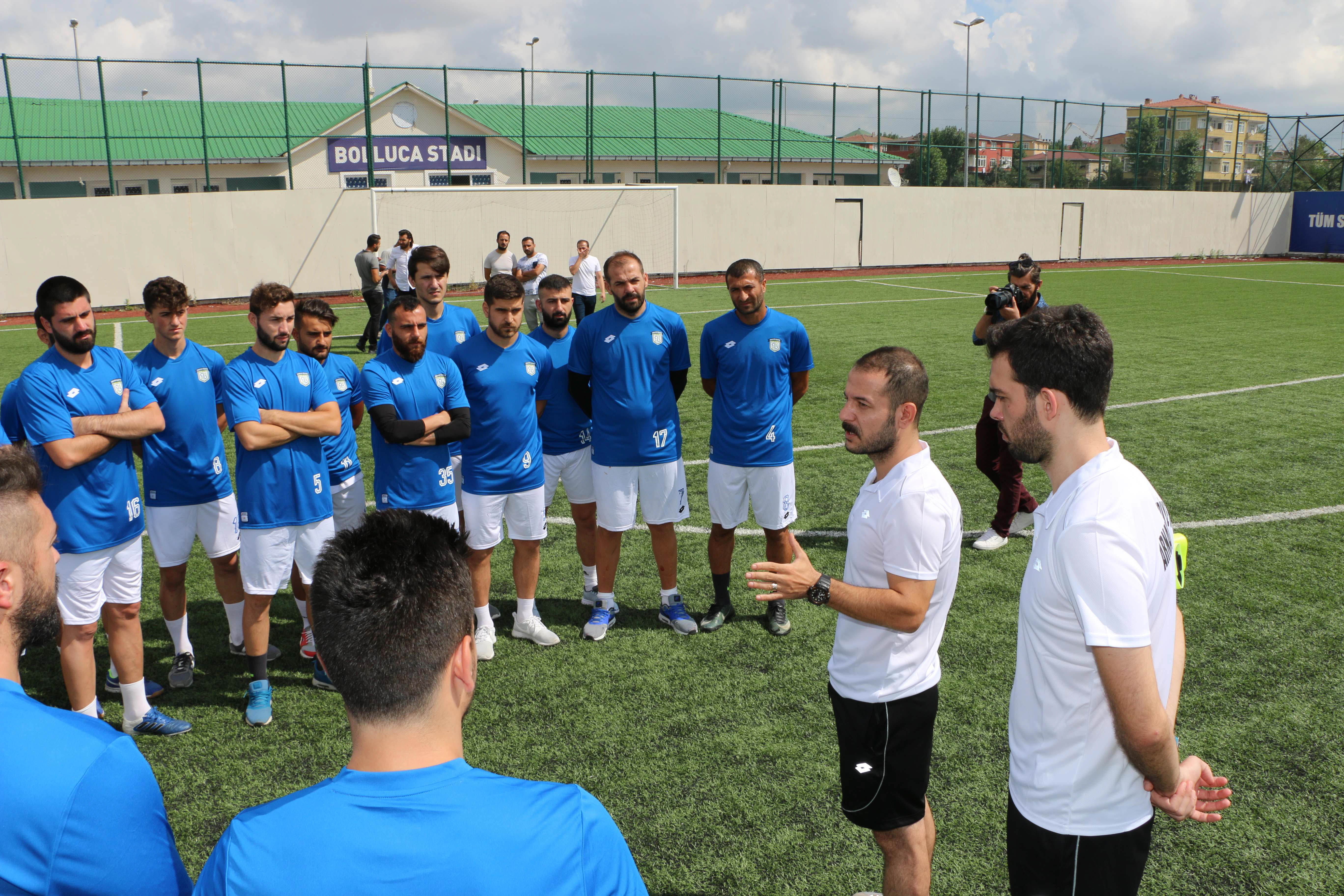 Arnavutköy Belediye Spor Sahaya İndi