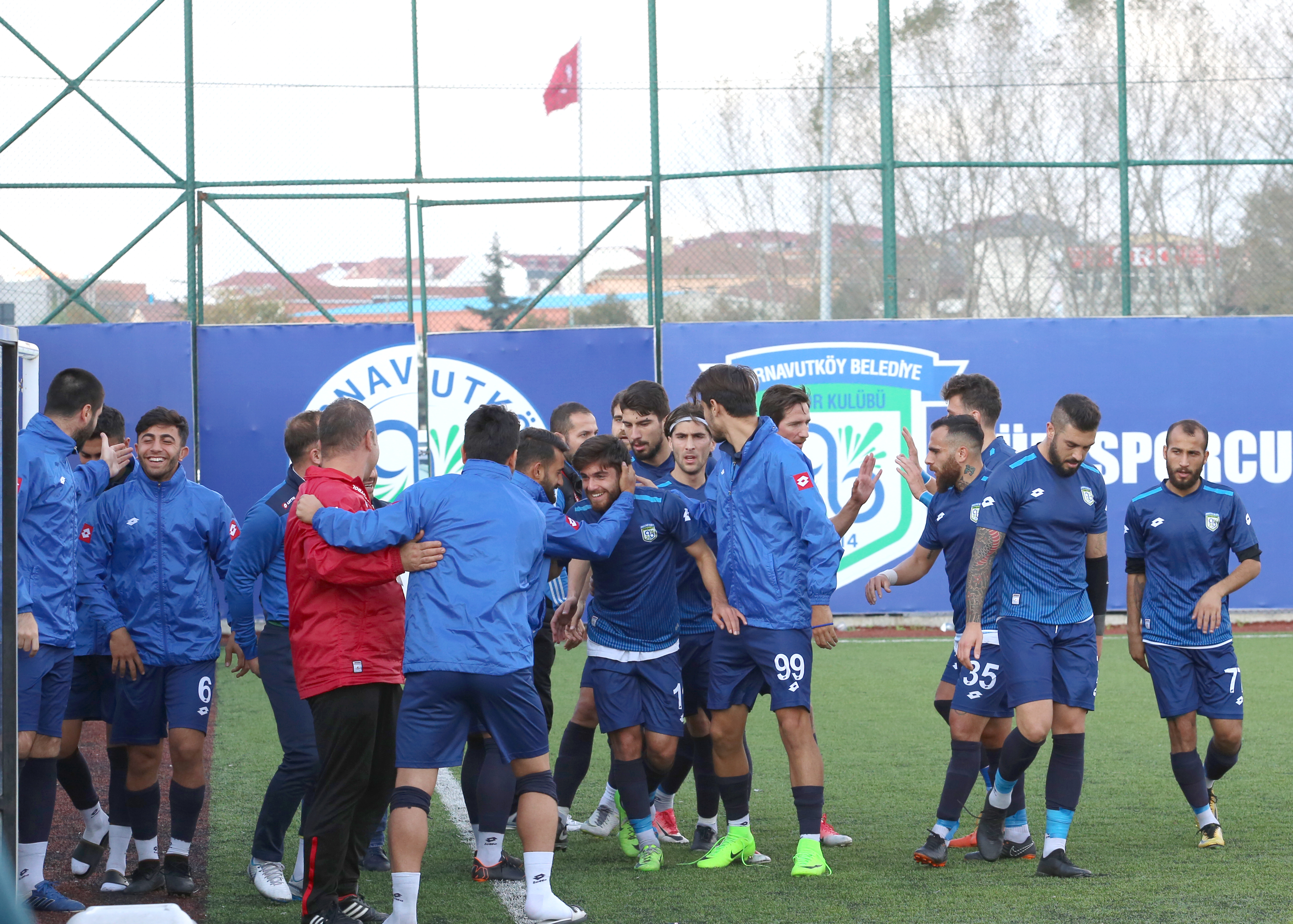 Arnavutköy Belediye Sporda "Güneşli Günler" Devam Ediyor 