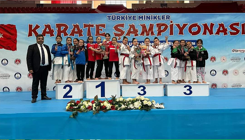 Gaziantep'te Miniklerimizden 2 Gümüş Madalya 