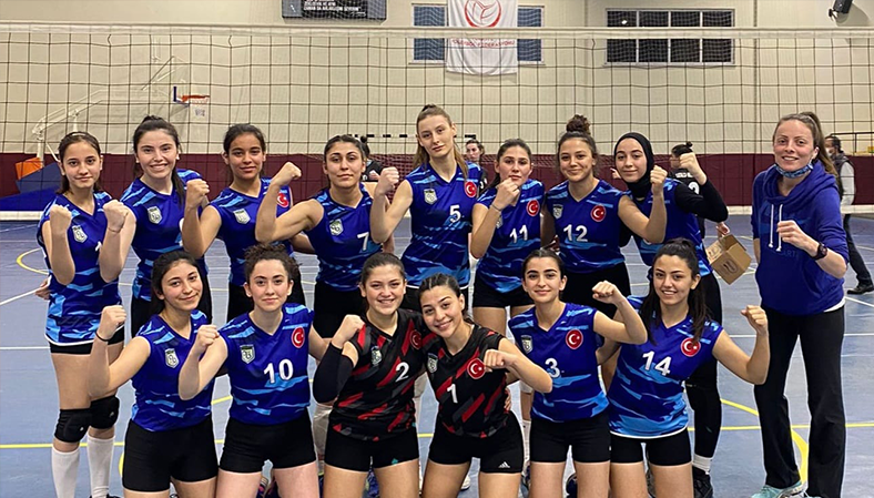 Genç Kız Voleybolcularımız İkinci Maçında Çatalca'yı 3-0 Yendi