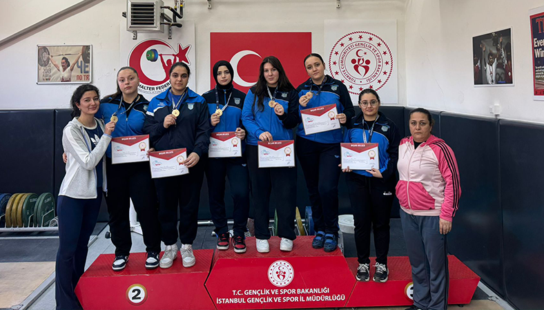 Haltercilerimizden Büyük Başarı