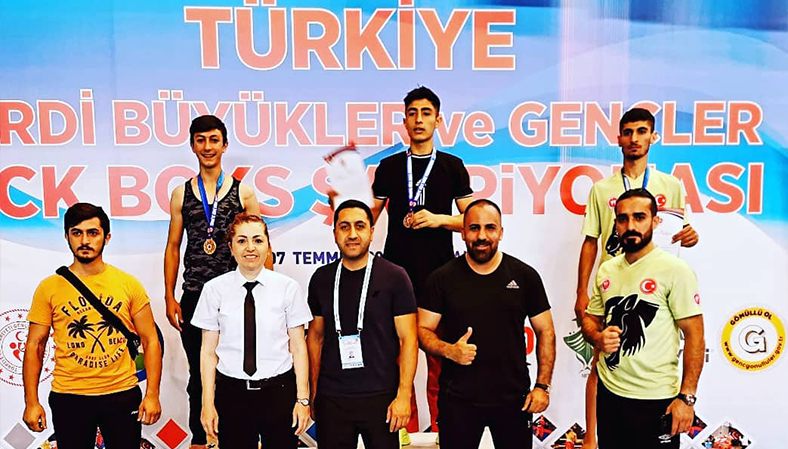 Şampiyon Sporcumuz Zafer Şimşek Karadağ'da Milli Takım ile Ülkemizi Temsil Edecek 
