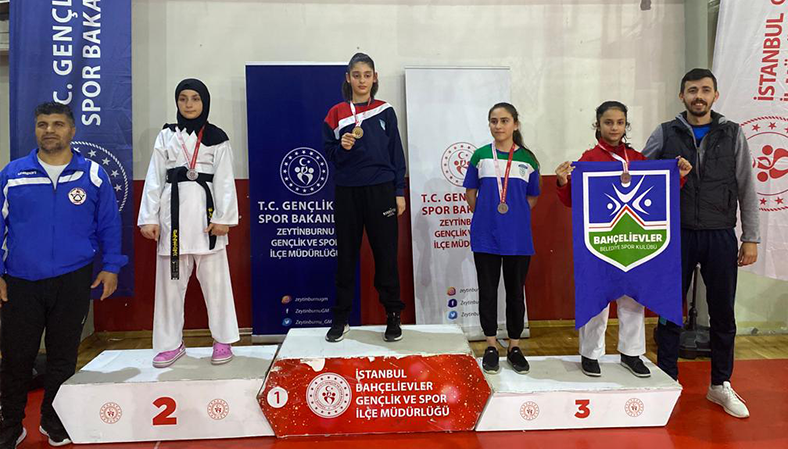 Zeytinburnu Karate Turnuvasında Arnavutköy Belediye Spor Rüzgarı